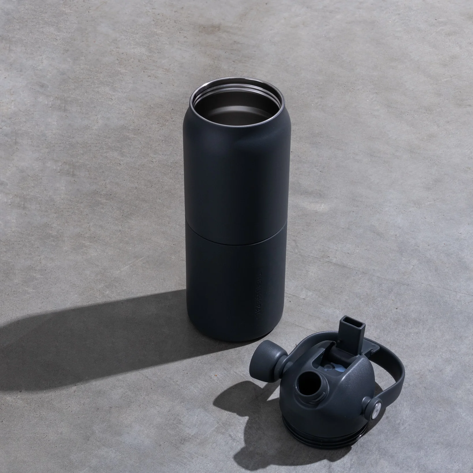 Insulated Bottle 1L - Image 15