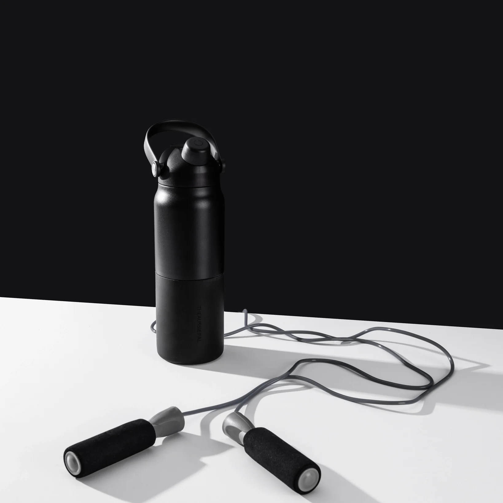 Insulated Bottle 1L - Image 7