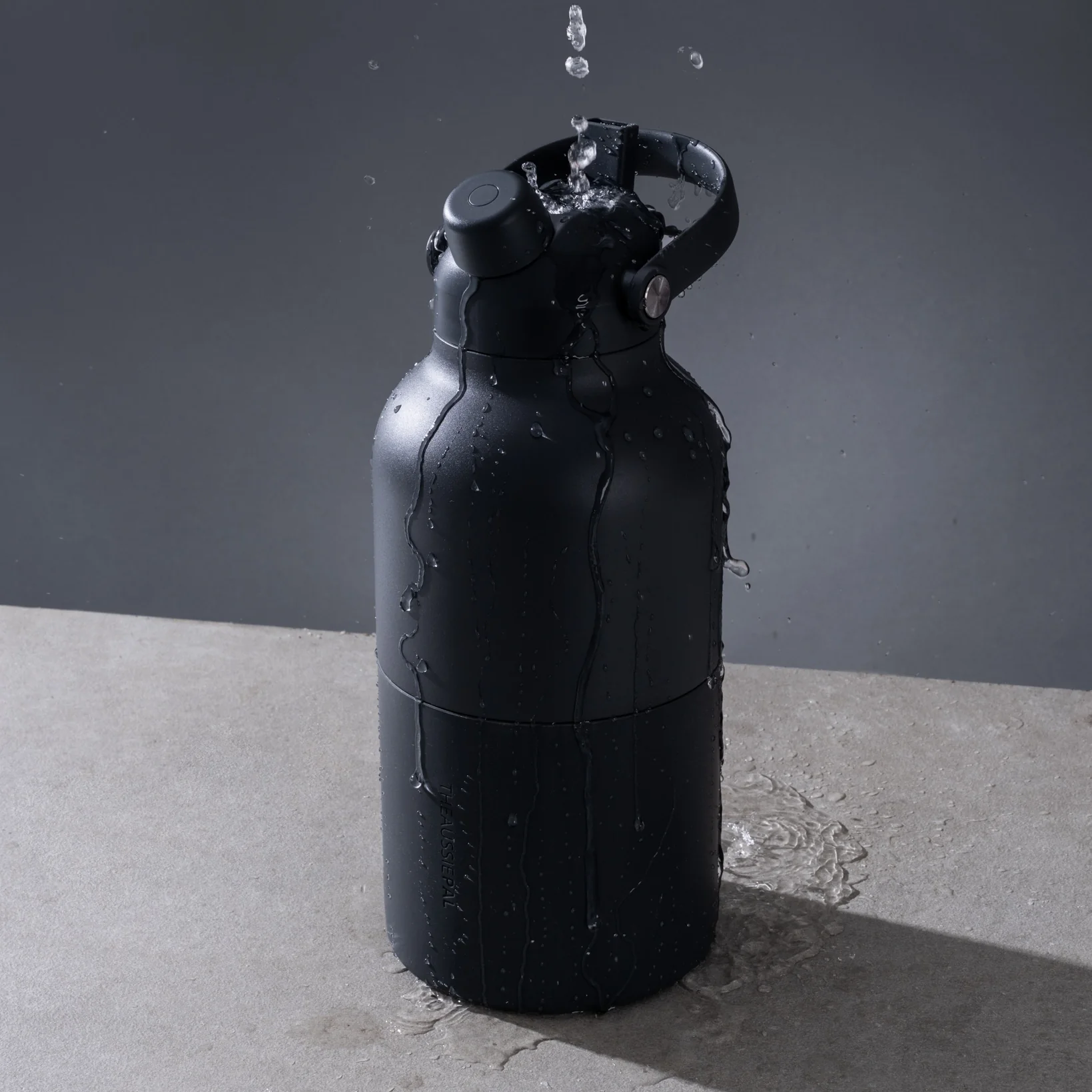 Insulated Bottle 2L - Image 15